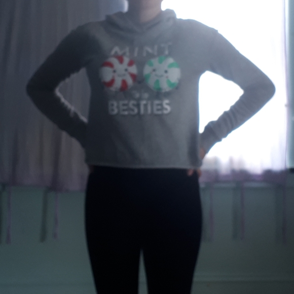 Crop top - Picture 2 of 2